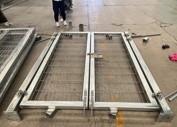 Double Swing Gate