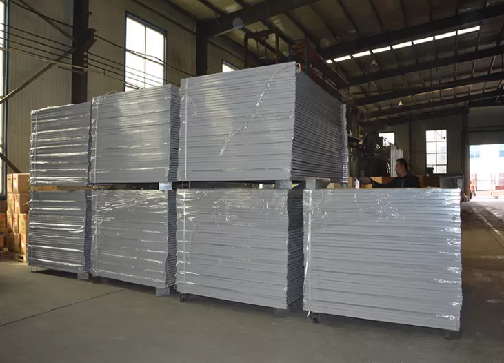 Real-time production of temporary fence