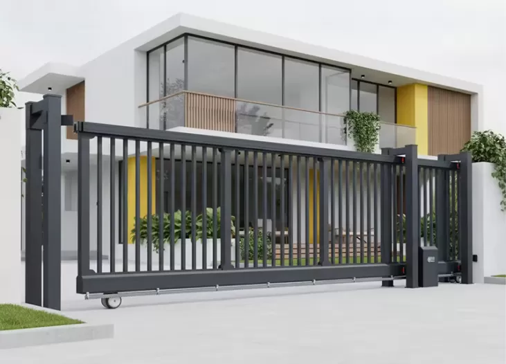 Trackless Suspension Gate