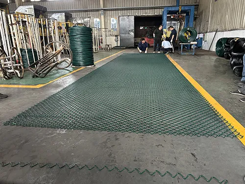 Supply 20000m chain link fence for Middle East desert areas