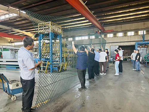 Supply 20000m chain link fence for Middle East desert areas