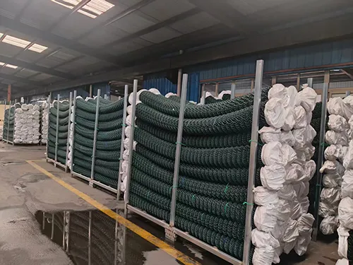 Supply 20000m chain link fence for Middle East desert areas