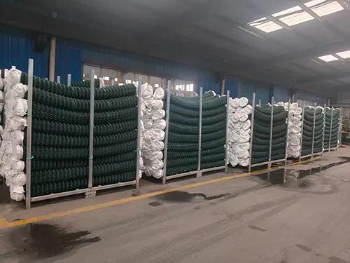 Supply 20000m chain link fence for Middle East desert areas