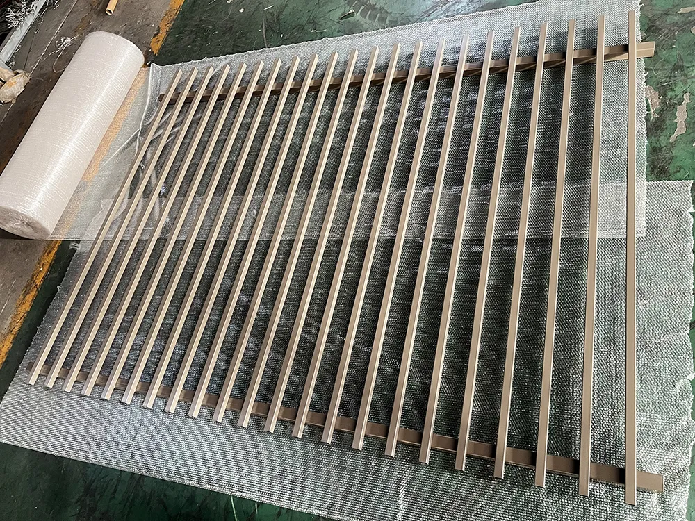 New Modern Welded Vertical Fence Put Into Mass Production｜2.4m×1.8m iron Fence Selling Hot Across Multiple Overseas Markets